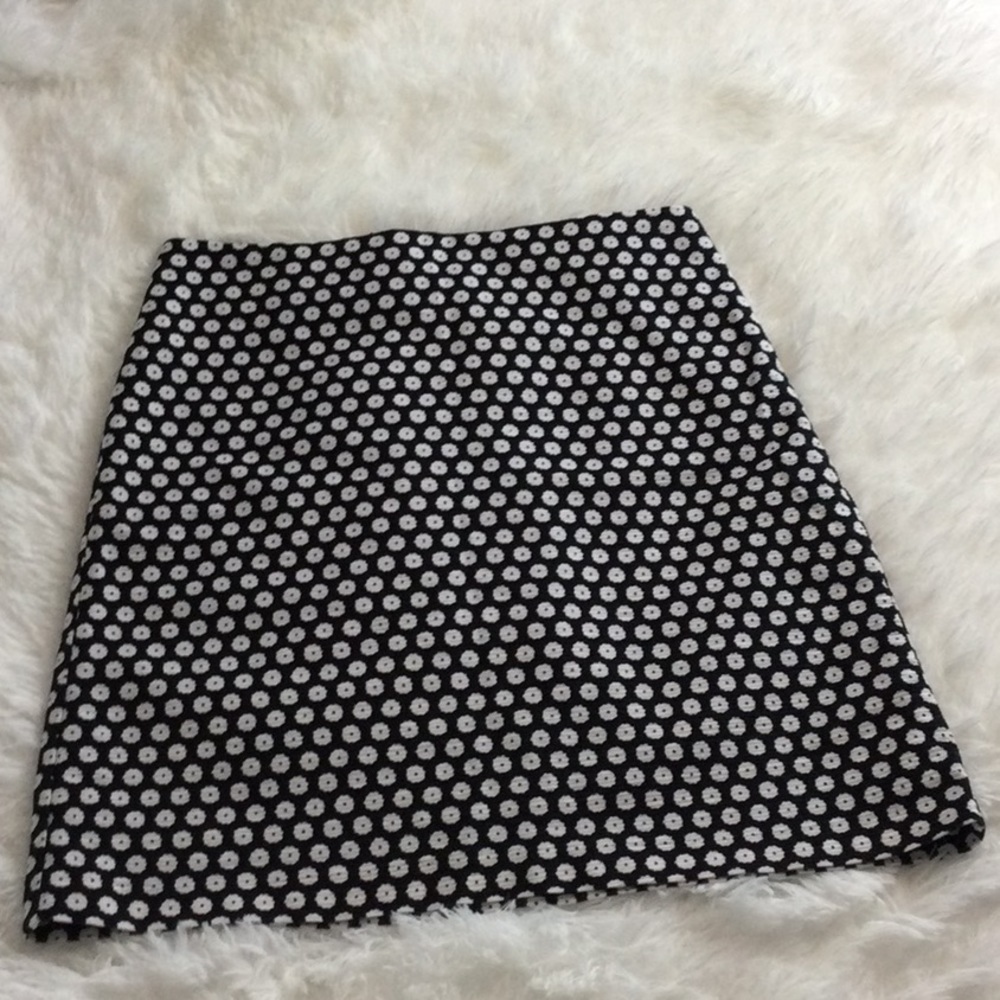 Ann Taylor Factory Black Daisy Floral Skirt Sz 4P